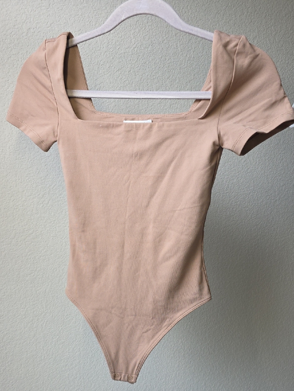 Babaton Square Neck Short Sleeve Bodysuit in Nude Size Xs